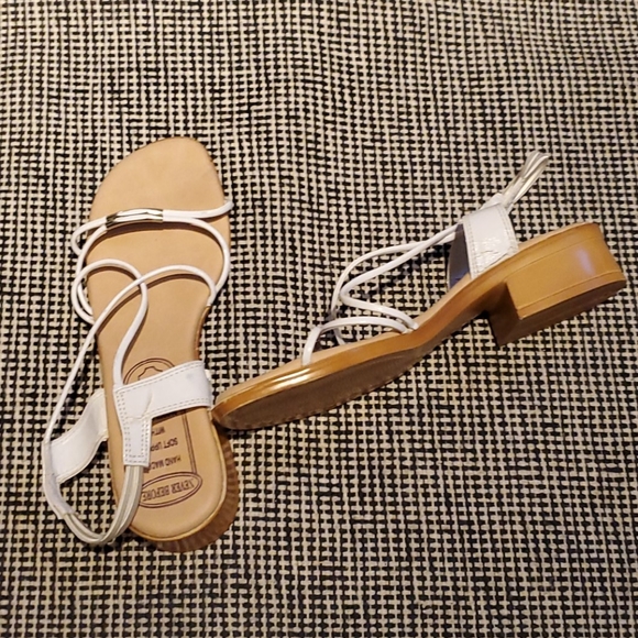 White strappy sandals - Picture 1 of 4